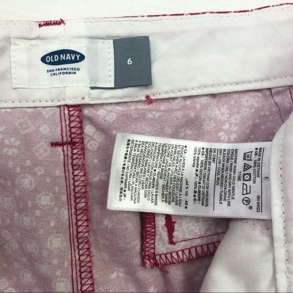 Old Navy magenta printed shorts - Picture 7 of 8